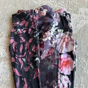 Bundle of 3 floral fun leggings size small!